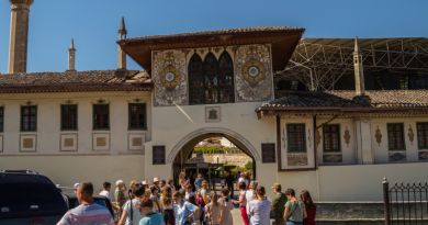 Экскурсия из Феодосии: Бахчисарай. Парк "Крым в миниатюре". фото 12500 Экскурсия из Феодосии: Бахчисарай. Парк "Крым в миниатюре". фото 12500