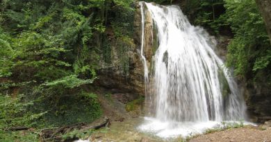 Экскурсия из Феодосии: Водопад Джур-Джур, &quot;сырные&quot; скалы фото 12512